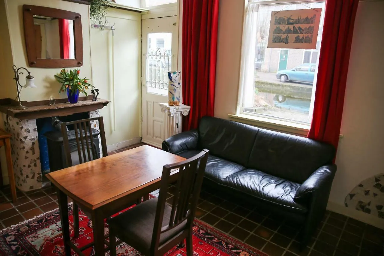 B&B Gasthuis 288 Delft 0*,  Nederland